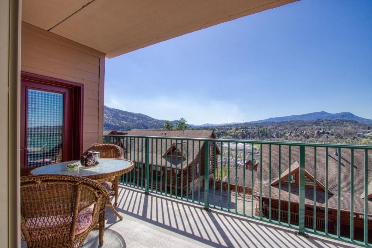 Gorgeous 2Bd 2Bth Condo With Mountain Views Pool Hot Tub Game Room Close To Parkway Pigeon Forge Exterior foto